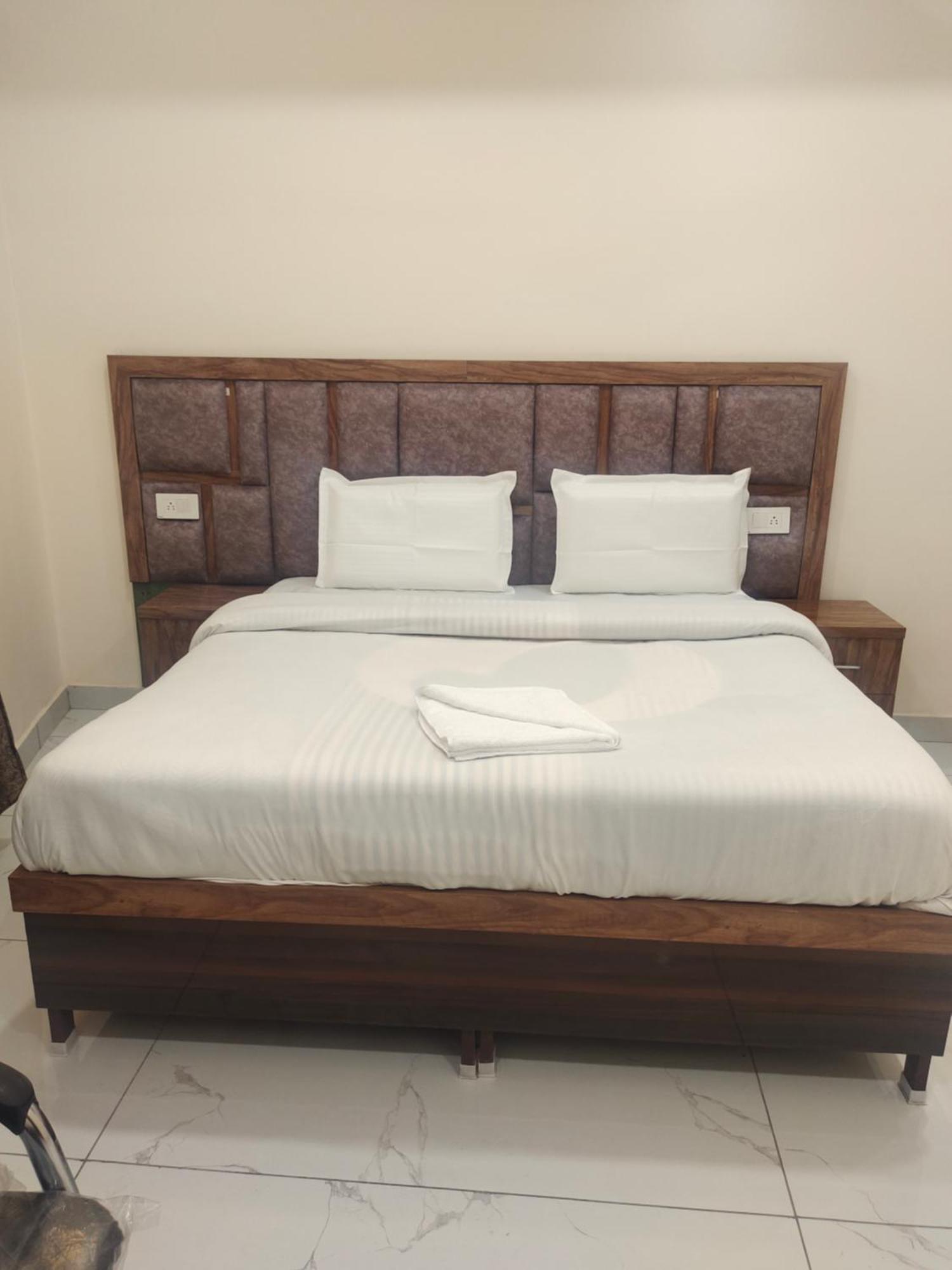 Hotel G-3 Dzsálandhár Kültér fotó